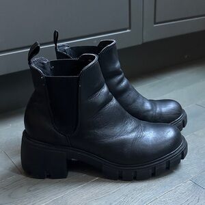 Steve Madden Howler Black Chunky Lug Sole Boots